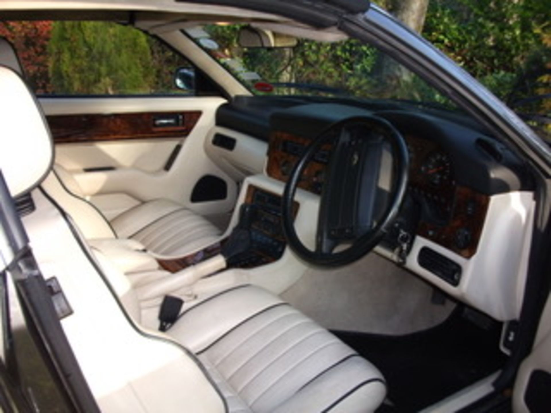 1993 Aston Martin Virage Volante - Having 11 months MOT and aviators number plate H1 AGL - Image 27 of 48