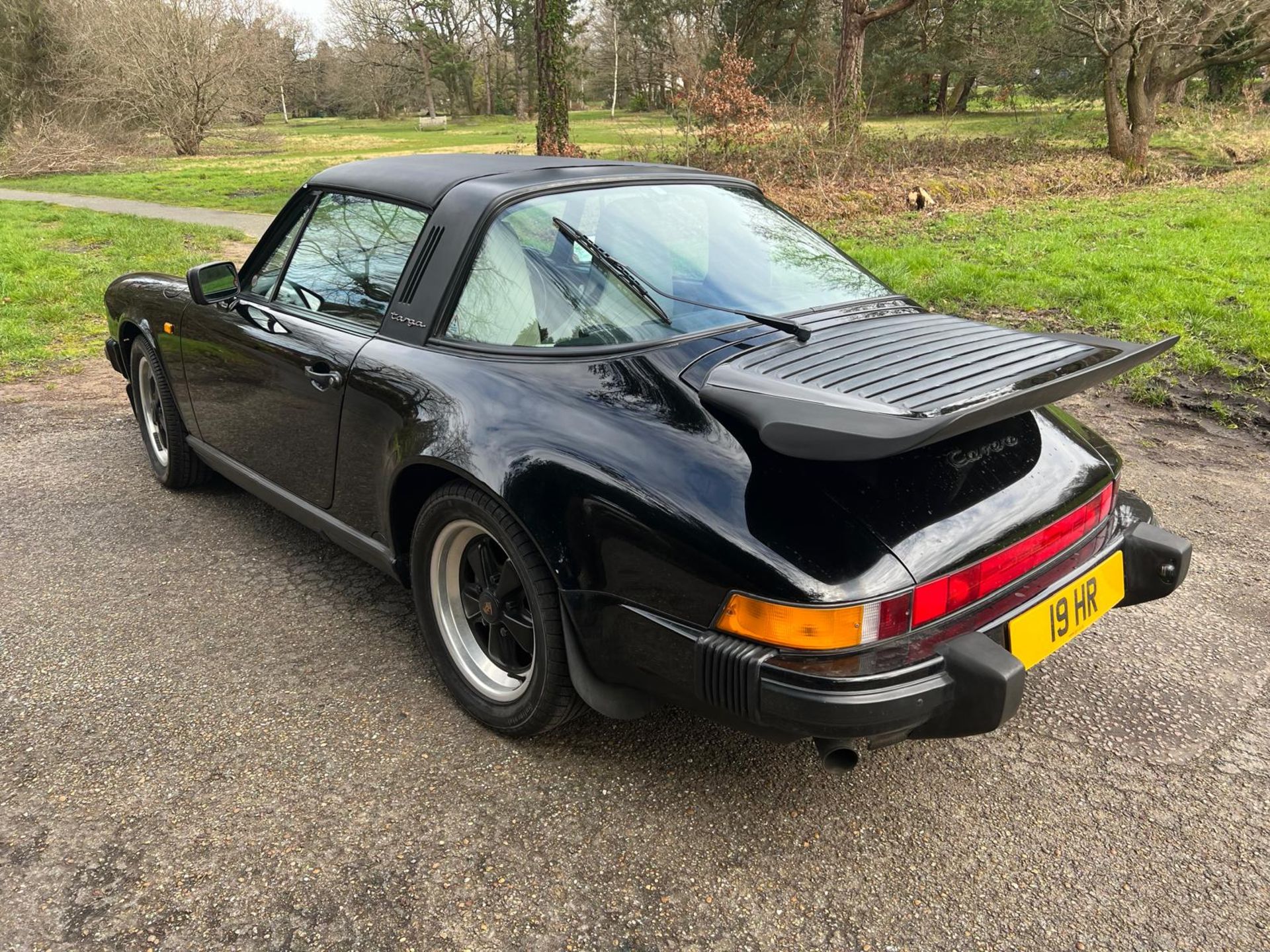 1988 Porsche Carrera Targa 3.2 - 27 yrs ownership, 61,000 miles with only 3500 miles in last 25 yrs - Image 11 of 18