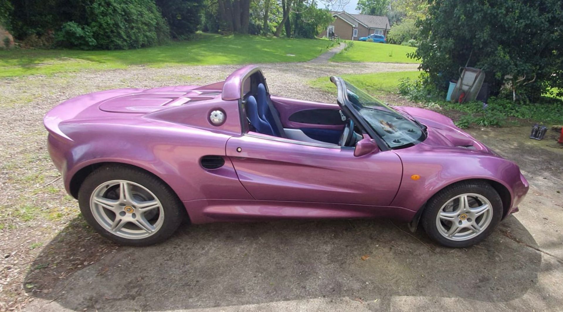 1998 Lotus Elise with mileage of 6,802 in one-off factory painted colour - Bild 2 aus 8