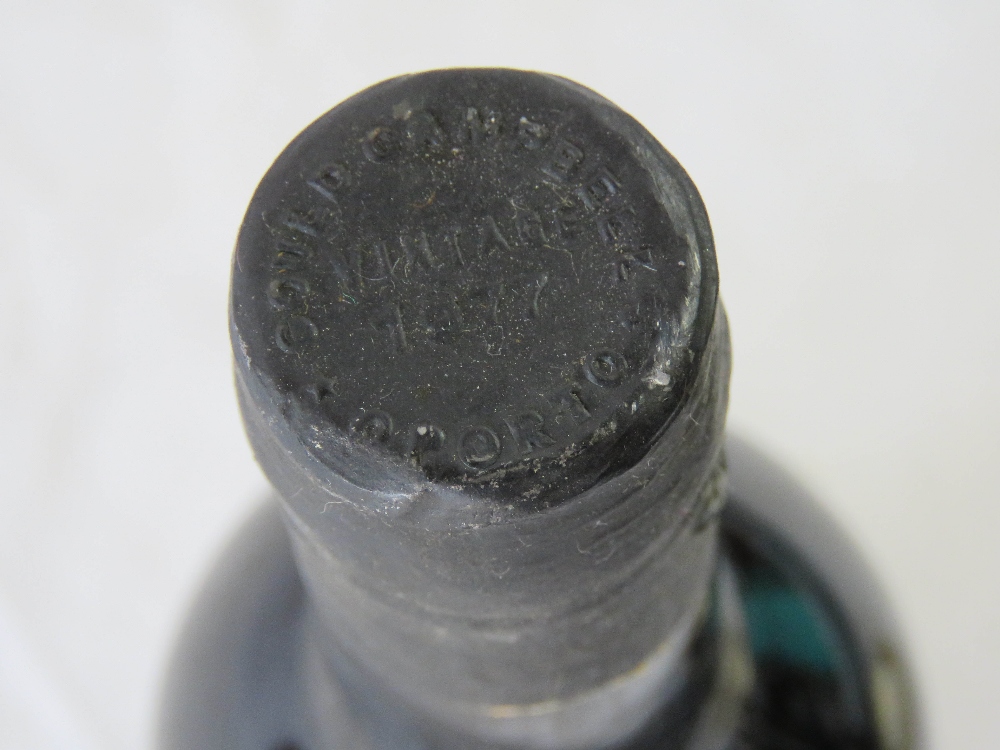 A bottle of Gould Campbell 1977 Vintage Port, 75cl, Origin: Douro, Portugal. - Image 3 of 3