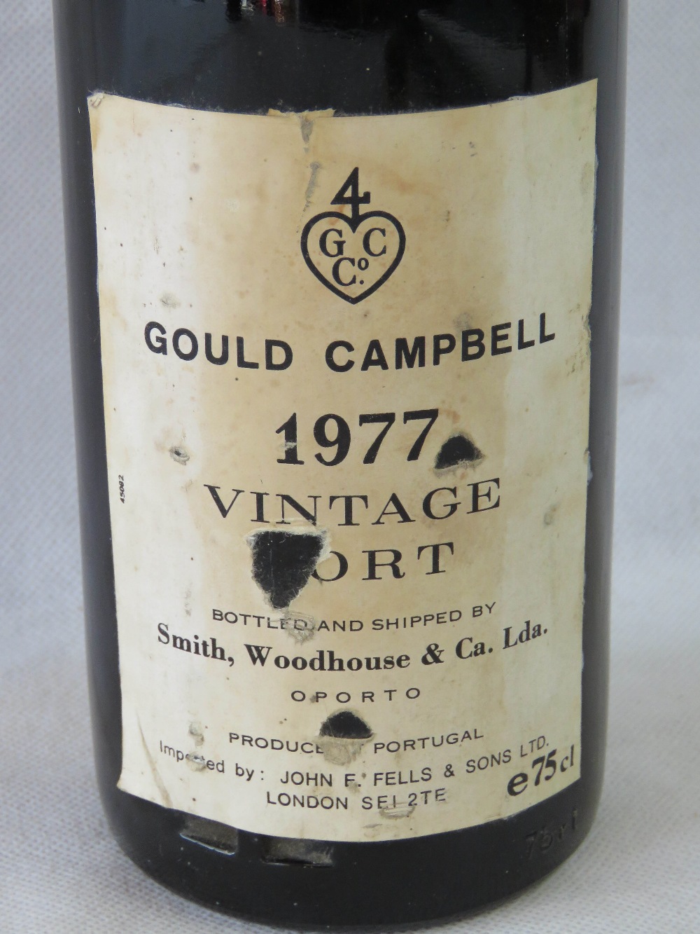 A bottle of Gould Campbell 1977 Vintage Port, 75cl, Origin: Douro, Portugal. - Image 2 of 3