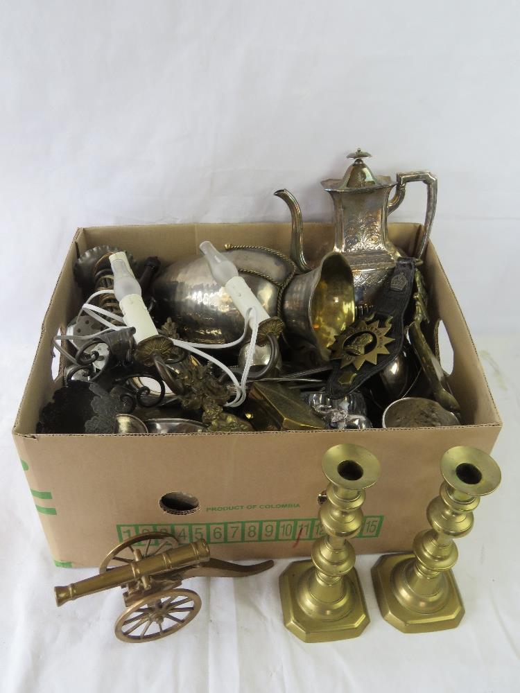 A quantity of assorted silver plate, brass and metalwares including a pair of candlesticks.