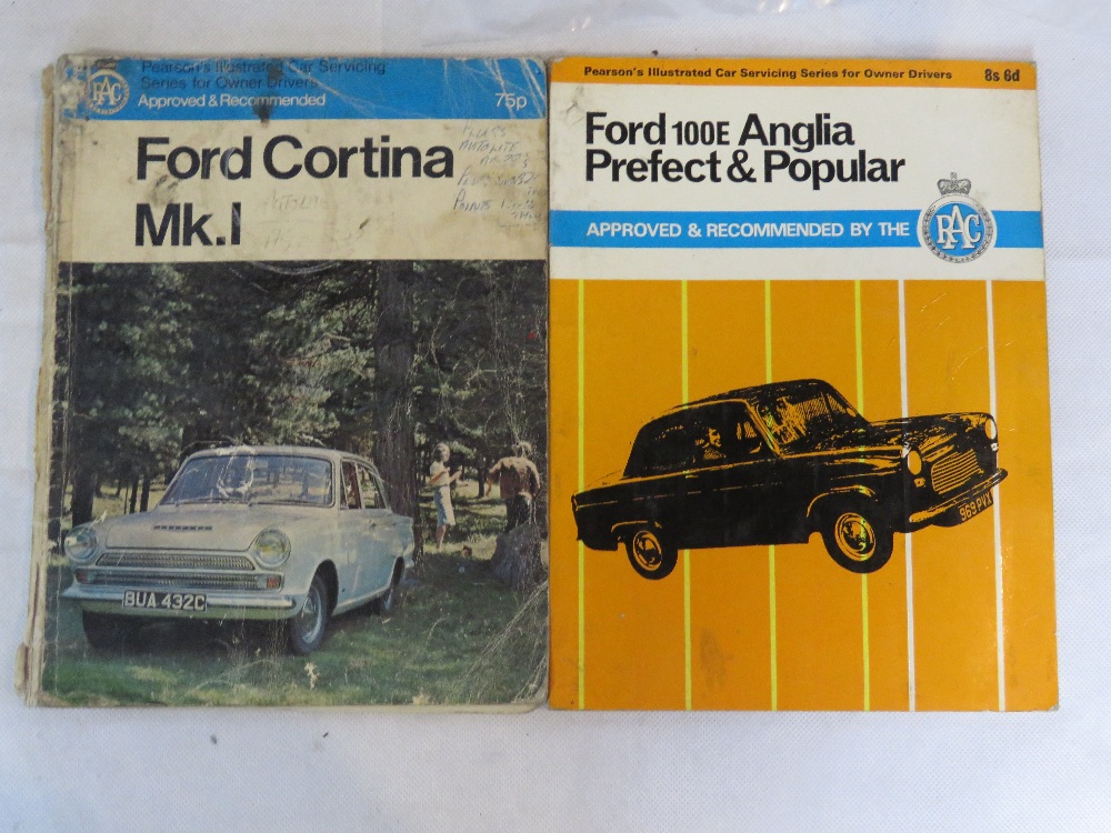 Five assorted Ford motor manuals - Image 2 of 2