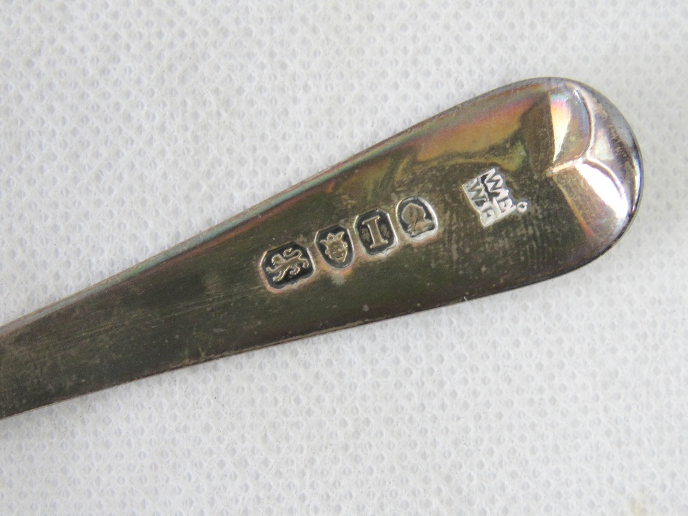 A Georgian (George III) hallmarked silver sugar sifter spoon having shell design bowl and stag - Image 3 of 3