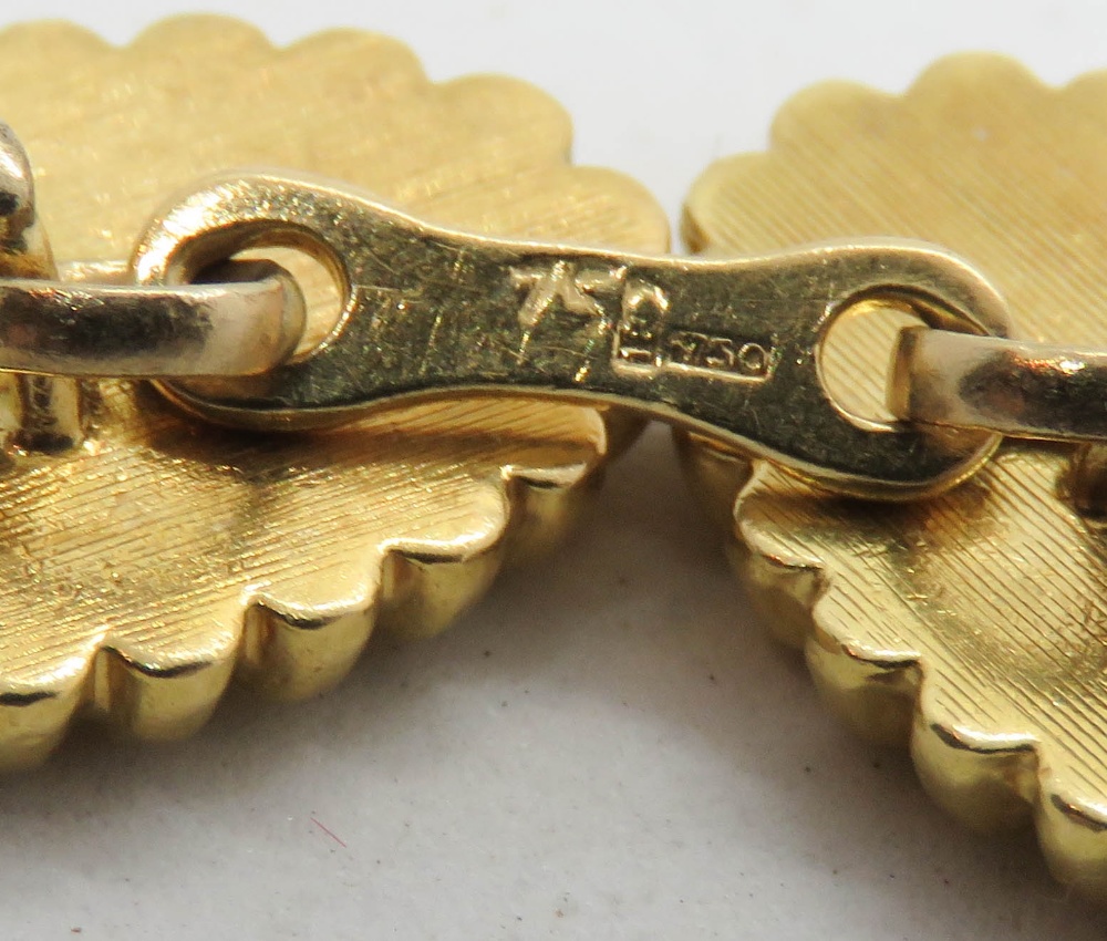 A pair of 18ct gold cufflinks, hallmarked 750, 9.6g. - Image 3 of 3