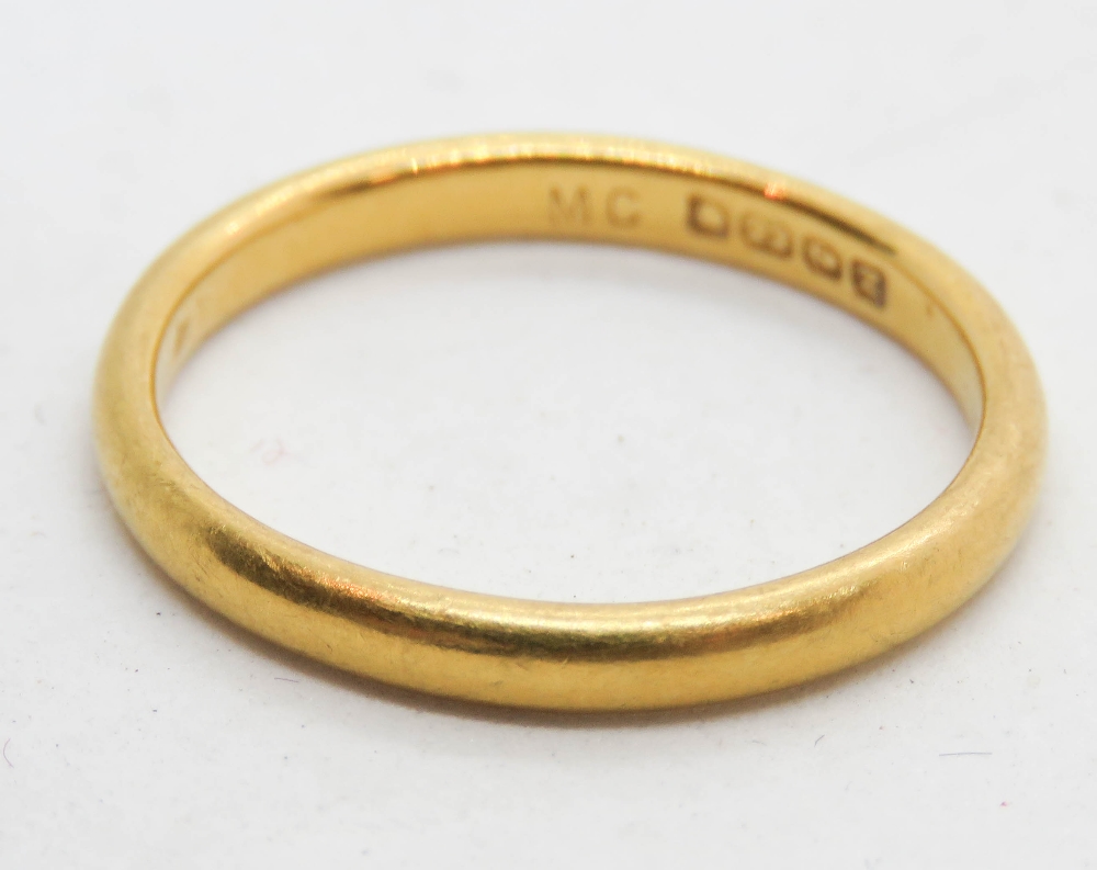 A 22ct gold D band ring, hallmarked for Birmingham, size O, 3.