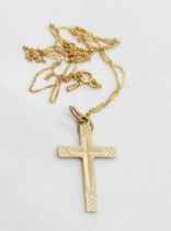 A 9ct gold cross pendant on chain, hallmarked 375, 1.