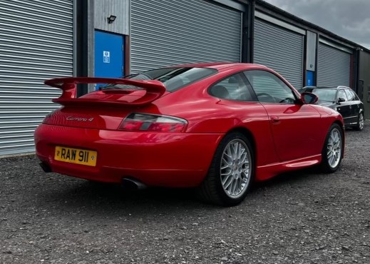 1999 Porsche Carrera 4 Non structural (paint scratch) damage to roof in 2019 - Professionally - Image 4 of 17