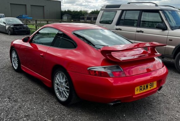 1999 Porsche Carrera 4 Non structural (paint scratch) damage to roof in 2019 - Professionally - Image 6 of 17