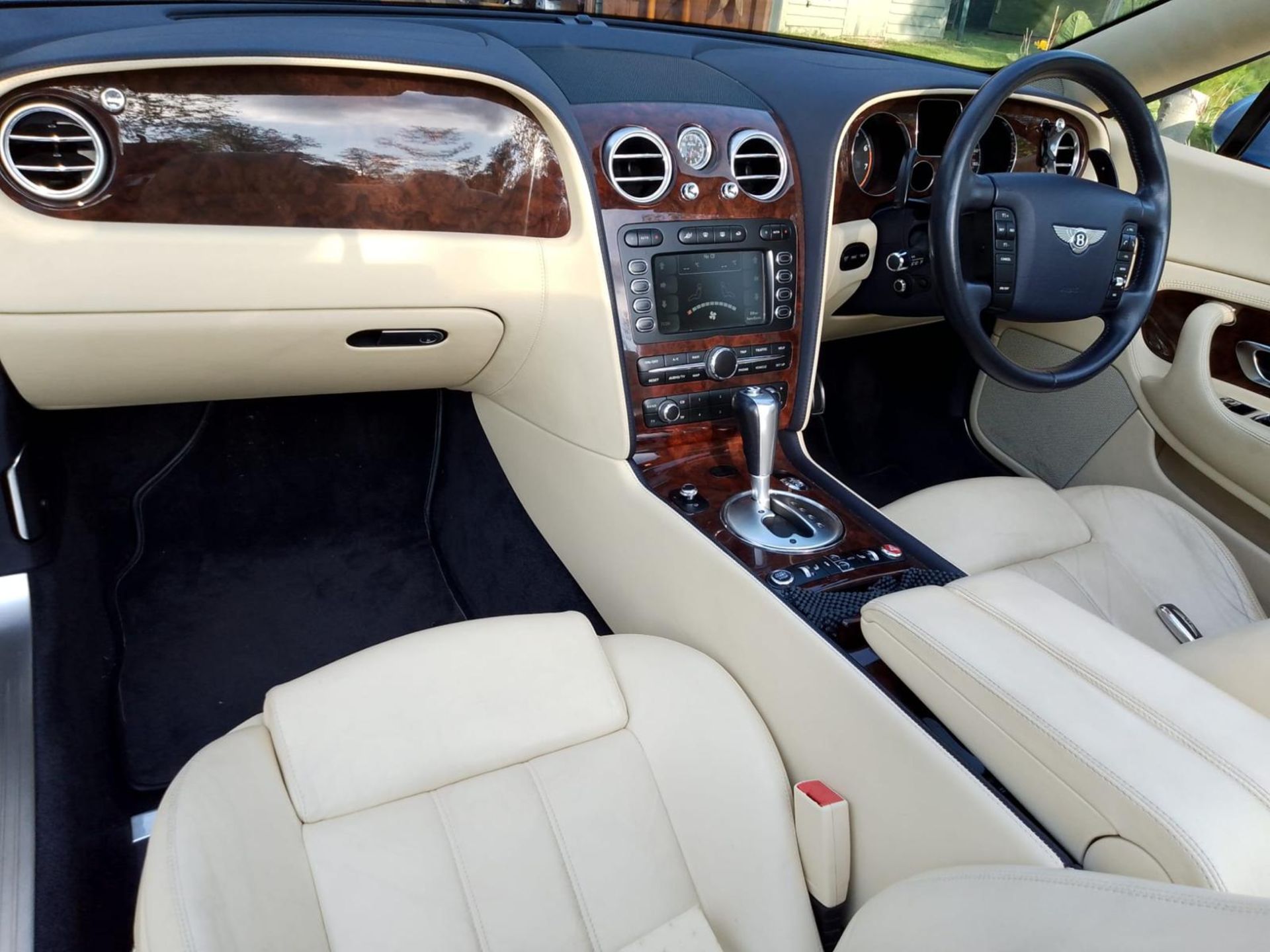 2007 Bentley Continental GTC The current owner purchased the vehicle from Bentley Essex. - Image 12 of 20