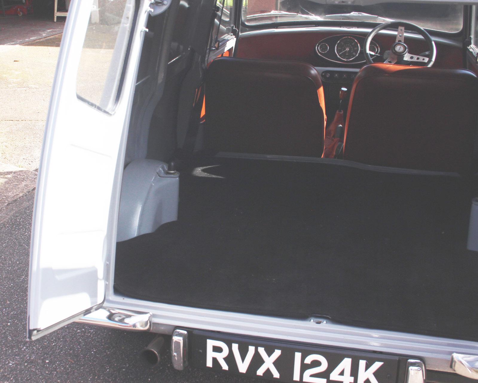 1972 Leyland Mini Van 1000 Make: Leyland Model: Mini Van 1000 Registration: RVX 124K Year: - Image 9 of 10