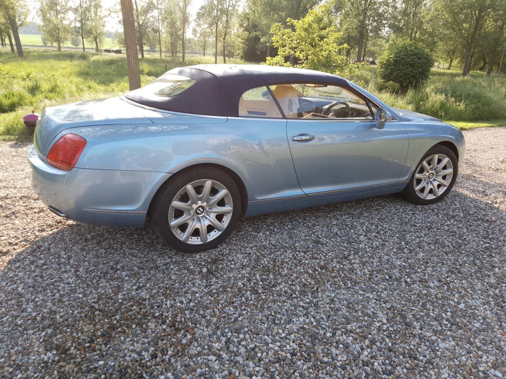 2007 Bentley Continental GTC The current owner purchased the vehicle from Bentley Essex. - Image 4 of 20