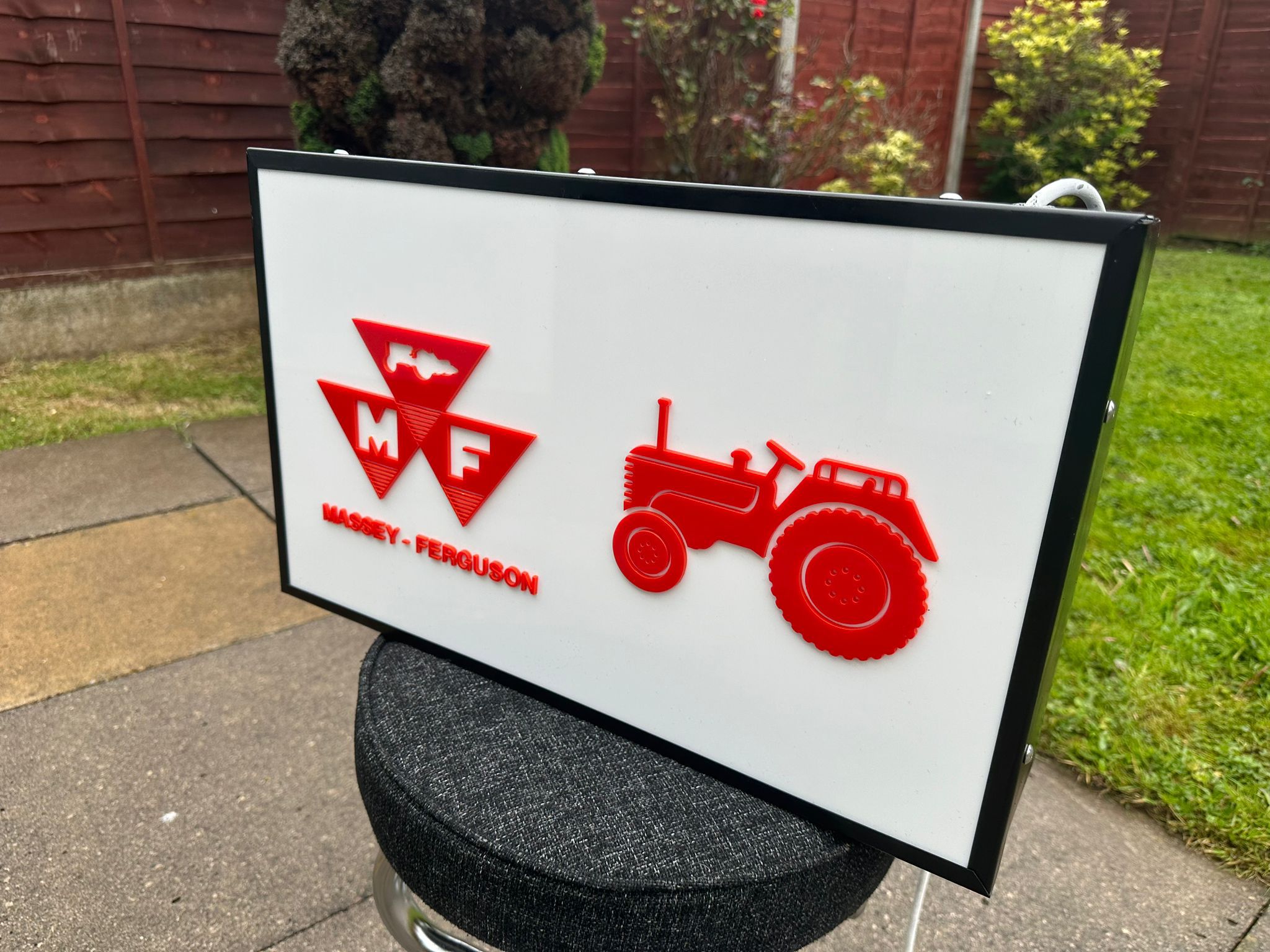 A contemporary Massey Furguson illuminated box sign, approx 50 x 30 x 10cm. - Image 3 of 7