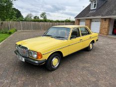 1981 Mercedes 200 (W123) The Mercedes 200 series (W123) were produced from November 1975 to