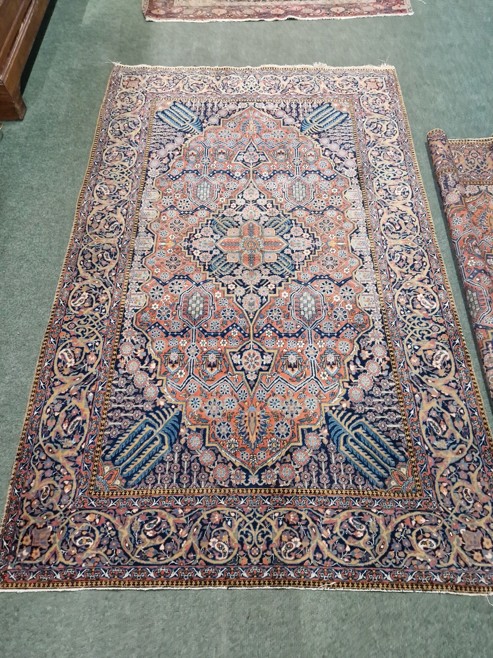 A PAIR OF ANTIQUE PERSIAN KASHAN RUGS. 298 x 132cms - Image 9 of 12