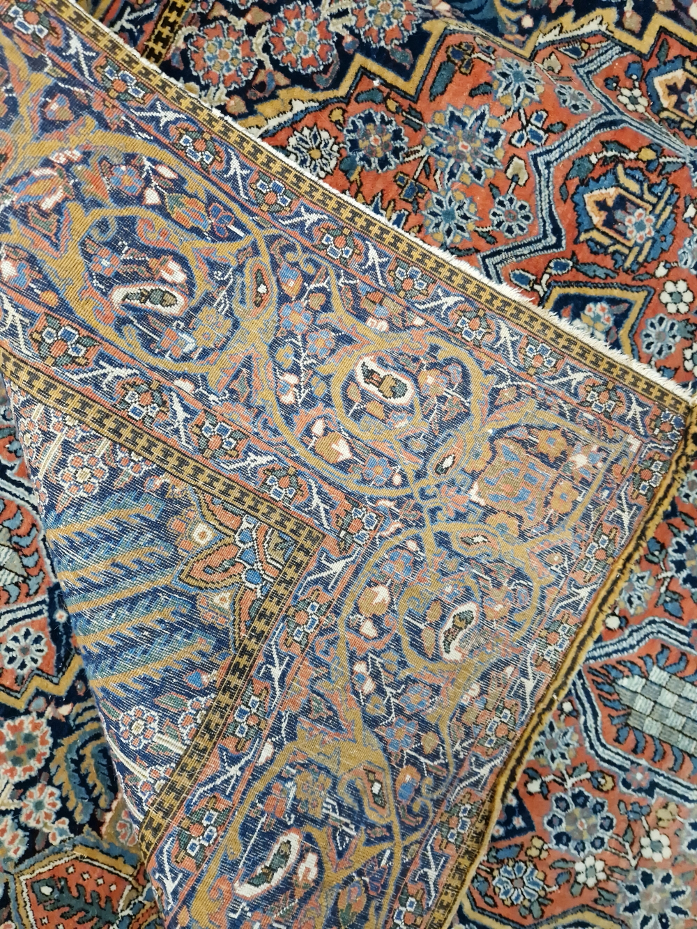 A PAIR OF ANTIQUE PERSIAN KASHAN RUGS. 298 x 132cms - Image 8 of 12