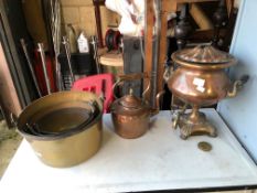 A BRASS AND COPPER SAMOVAR, A KETTLE AND TREE GRADUATED BRASS JAM PANS.