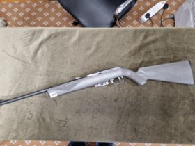 AIRGUN- A CROSSMAN 1077. .177 CO2 POWERED SEMI AUTOMATIC AIR RIFLE. WITH ORIGINAL BOX. SERIAL NUMBER