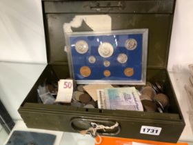 A TIN BOX CONTAINING VARIOUS GB AND WORLD COINS