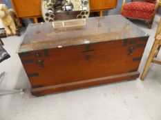 A LATE 19TH CENTURY TEAK AND BRASS MOUNTED CAMPAIGN TYPE CHEST / BLANKET BOX.