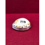 AN IRISH SILVER MOUNTED COWRIE SHELL SNUFF BOX, PREVIOUSLY ATTRIBUTED TO CORK, CIRCA 1760, THE LID