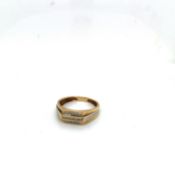 A 9ct HALLMARKED GOLD AND DIAMOND THREE ROW SIGNET TYPE RING. FINGER SIZE U. WEIGHT 3.58grms.