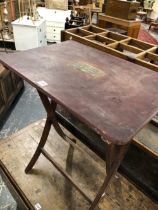 A LATE 19th C. MAHOGANY FOLDING TABLE, THE TOP WITH A BRASS LABEL FOR THE MUSKERRY HUNT, COUNTY