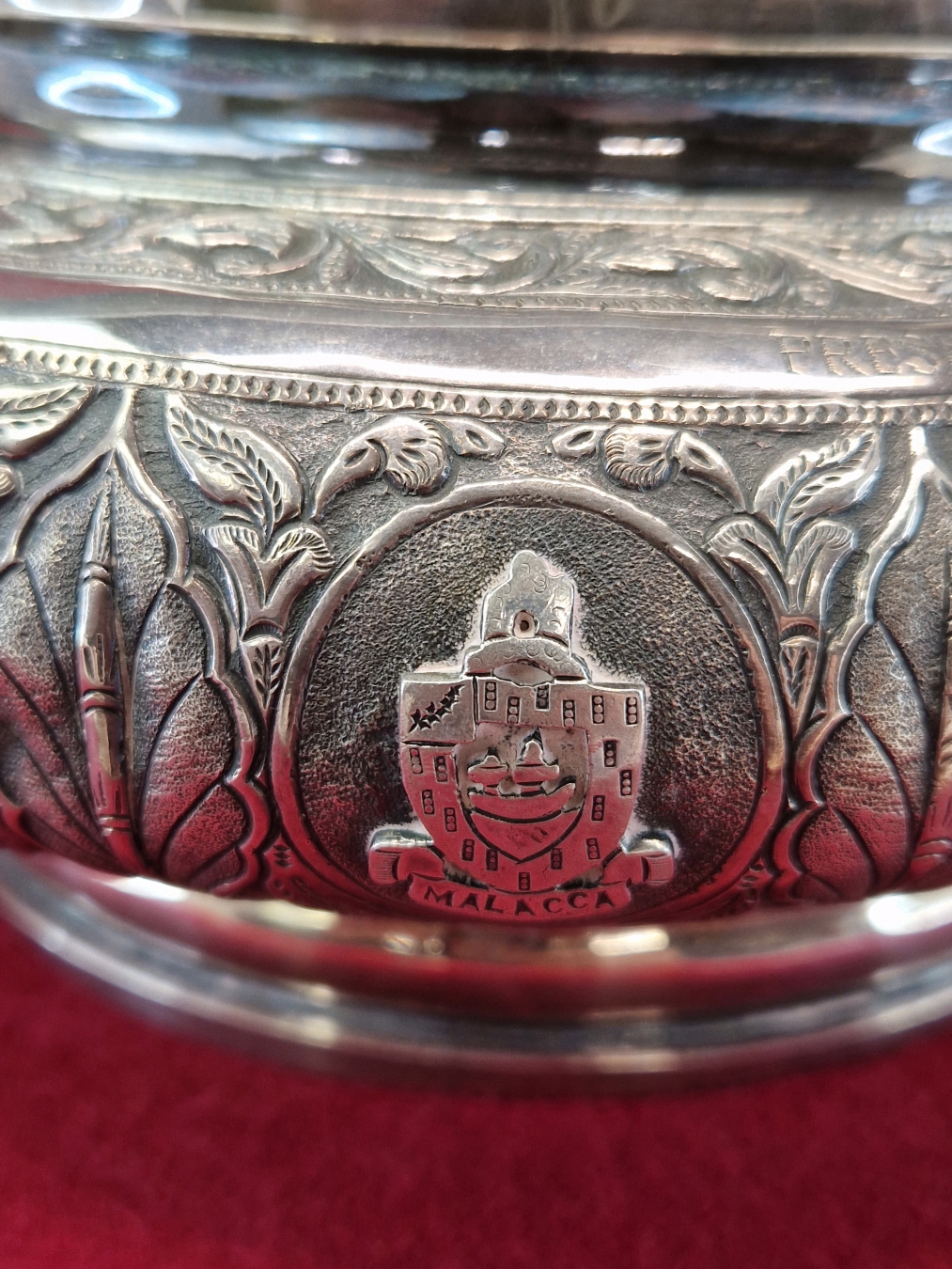 A BURMESE WHITE METAL 1960 PRESENTATION ROSE BOWL AND GRILLE COVER, THE BUN SHAPED SIDES WITH TOWN - Image 12 of 16