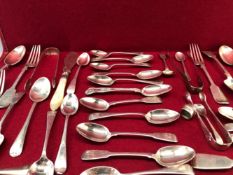 A COLLECTION OF GEORGIAN, VICTORIAN AND LATER HALLMARKED SILVER CUTLERY. WEIGHT 935 grms WEIGHABLE