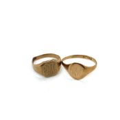 TWO VINTAGE 9ct HALLMARKED GOLD SIGNET RINGS, BOTH WITH MONOGRAMMED INITIAL HEADS. FINGER SIZES Q