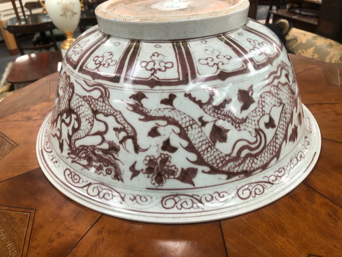 A CHINESE BOWL, THE EXTERIOR DECORATED IN UNDERGLAZE RED WITH DRAGONS. Dia. 39cms. - Image 15 of 15