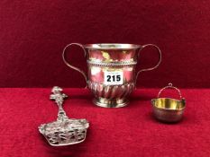 A SILVER TWO HANDLED PORRINGER BY WILLIAM AND ROBERT PEASTON, LONDON 1761, 265Gms. TOGETHER WITH A