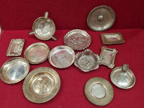 HALLMARKED SILVER TO INCLUDE A VARIETY OF PIN TRAYS, ASH TRAYS AND ARMANDA DISHES, TOGETHER WITH TWO