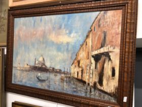 ALEX CARSON 20TH CENTURY OIL ON BOARD A VENETIAN CANAL SCENE