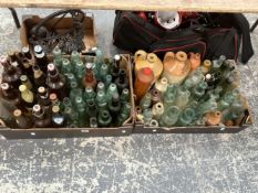 A COLLECTION OF VINTAGE AND OTHER GLASS BOTTLES AND FLAGON'S