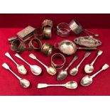 HALLMARKED SILVER TO INCLUDE A GEORGAIN NUTMEG GRATER, TWO BANGLES, A TEA STRAINER WITH WOODEN