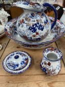 AN IMARI PALETTE POTTERY JUG AND BOWL, SOAP DISH AND TOOTH BRUSH VASE, MARKED ENGLAND