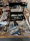 AN ELECTROPLATE CUTLERY CANTEEN, ELECTROPLATE TEA AND COFFEE WARES, A TWO HANDLED TRAY, ETC.