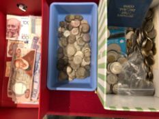 A COLLECTION OF VINTAGE AND OTHER COINS AND BANKNOTES WITH A QUANTITY OF SILVER EXAMPLES.