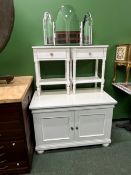 A GROUP OF CONTEMPORARY WHITE PAINTED BEDROOM FURNITURE INCLUDES A THREE PART DRESSER MIRROR A