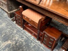 AN EDWARDIAN LIFT TOP PIANO STOOL, TOGETHER WITH A TABLE TOP CHEST OF DRAWERS (2)