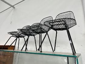 FOUR CONTEMPORARY DINING CHAIRS IN THE MANNER OF HARRY BERTOIA (4)