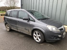 A 2010 VAUXHALL ZAFIRA 1.8 PETROL FOR SPARES OR REPAIRS (NON RUNNER) WITH 3+MONTHS MOT.