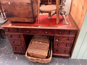 A VICTORIAN MAHOGANY TWIN PEDESTAL DESK