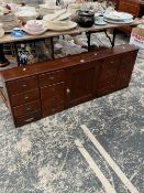 A VINTAGE MAHOGANY DESK TOP FILE CABINET WITH CENTRAL CUPBOARD.