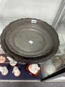 SIX PEWTER PLATES IN TWO SIZES
