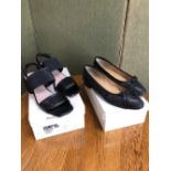 SHOES: A PAIR OF RUSSELL BROMLEY LONDON (BOXED) CITY FLEX BLACK LEATHER STRETCH SANDALS UK 6, AND