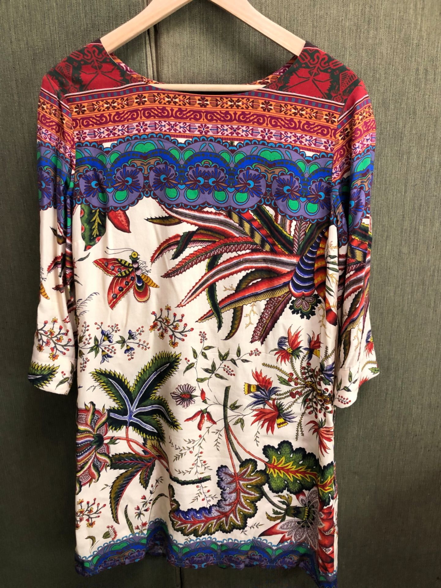 A DESIGUAL MULTI COLOURED MULTI PATTERNED MULTI PRINT COAT SIZE 42, TOGETHER WITH TWO TUNIC - Image 8 of 11