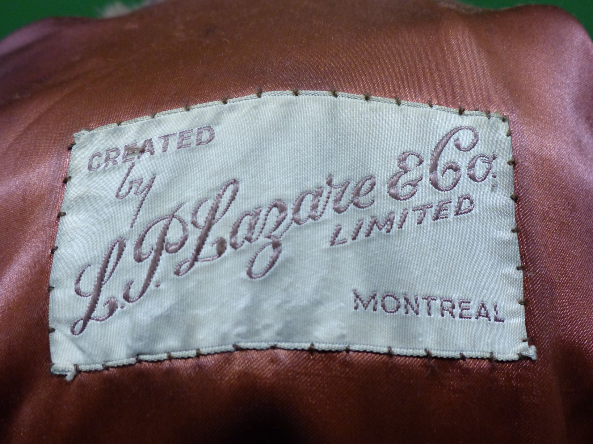 COAT. CREATED BY L.P. LAZARE & CO LIMITED MONTREAL. SHOULDER TO CUFF 58cm. SHOULDER TO HEM 74cm. PIT - Image 5 of 13