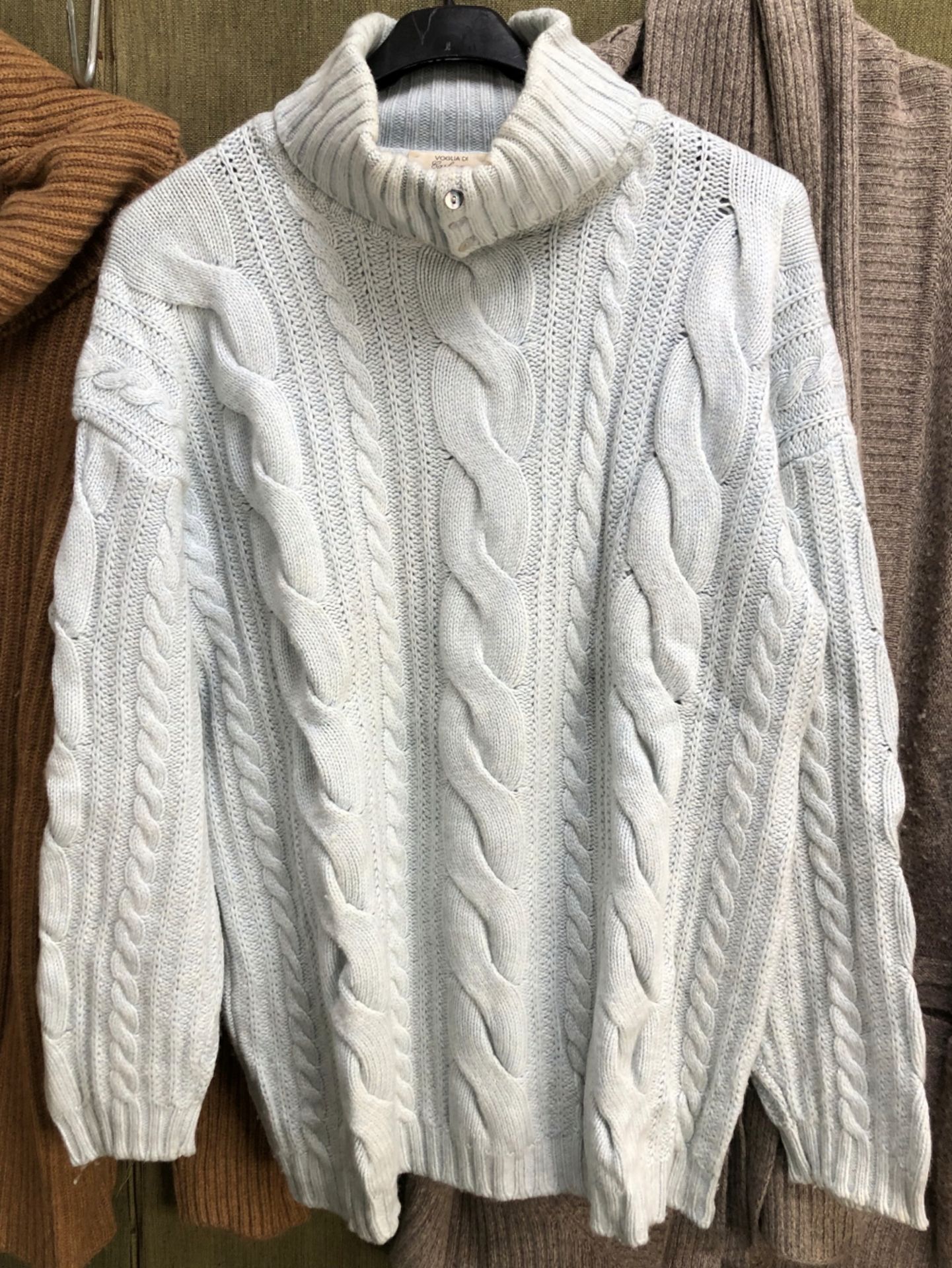 A JOHNSTONS CASHMERE 44" CABLE KNIT CARDIGAN, A KNITTED CARDIGAN WITH NECK TIE, A TSE CASHMERE - Image 6 of 16